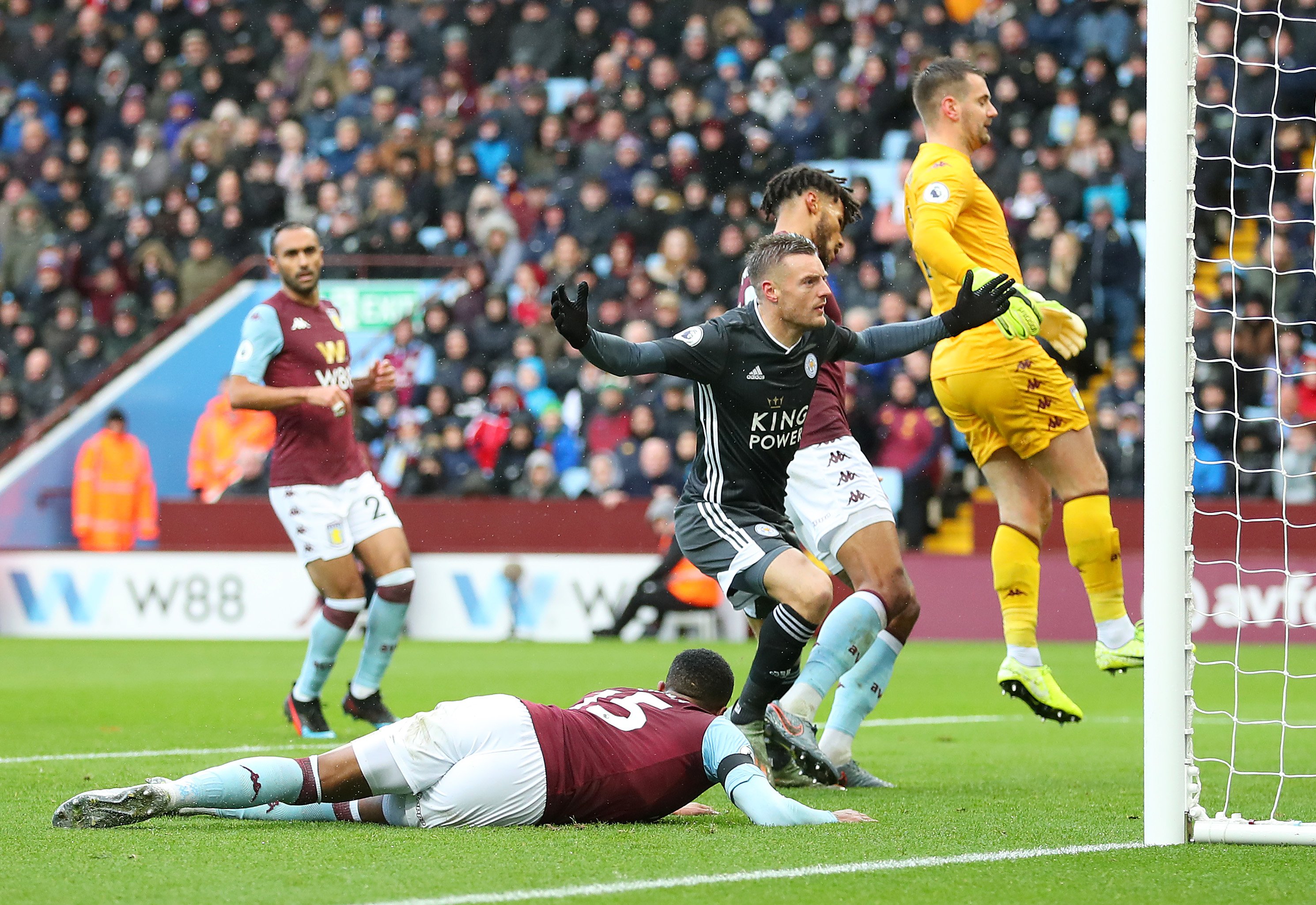 两人虽然在 两人虽然在